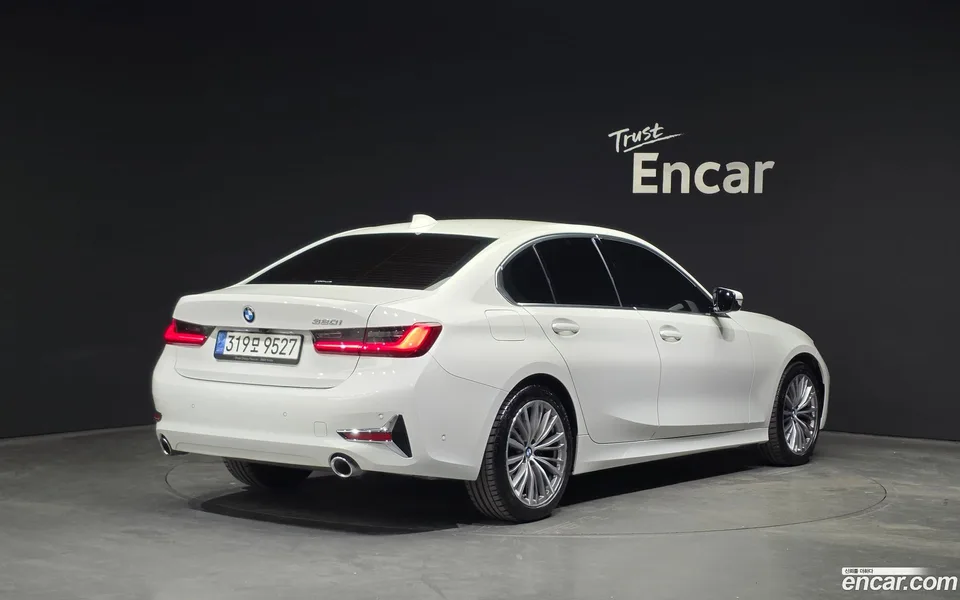 BMW 3 Series 320i 2022 — миниатюра 2
