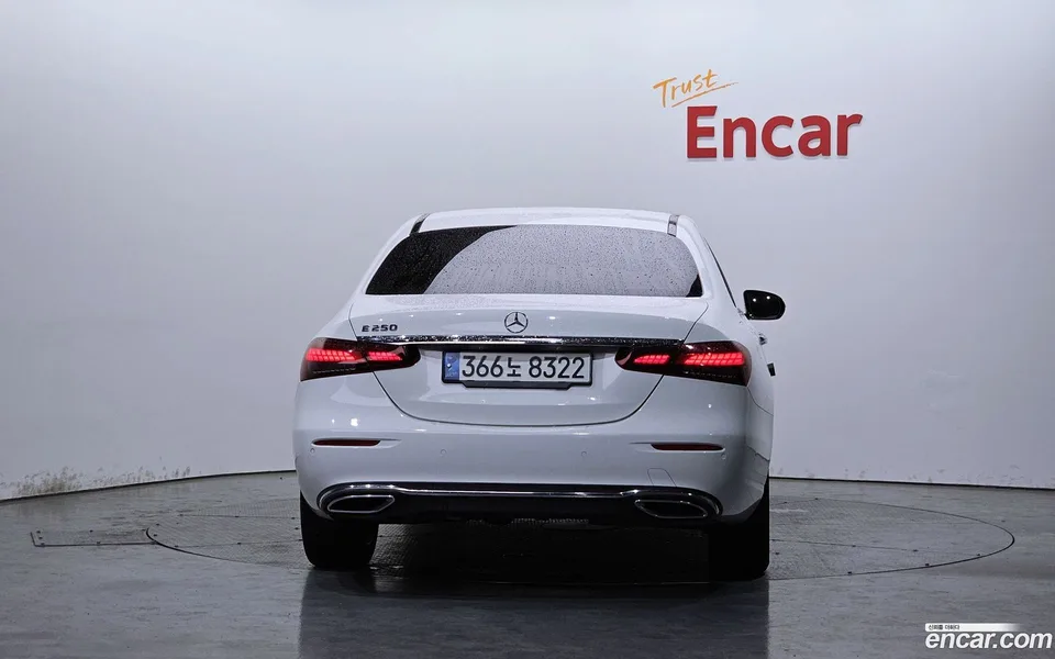 Mercedes-Benz E-Class E250 2022 — миниатюра 4