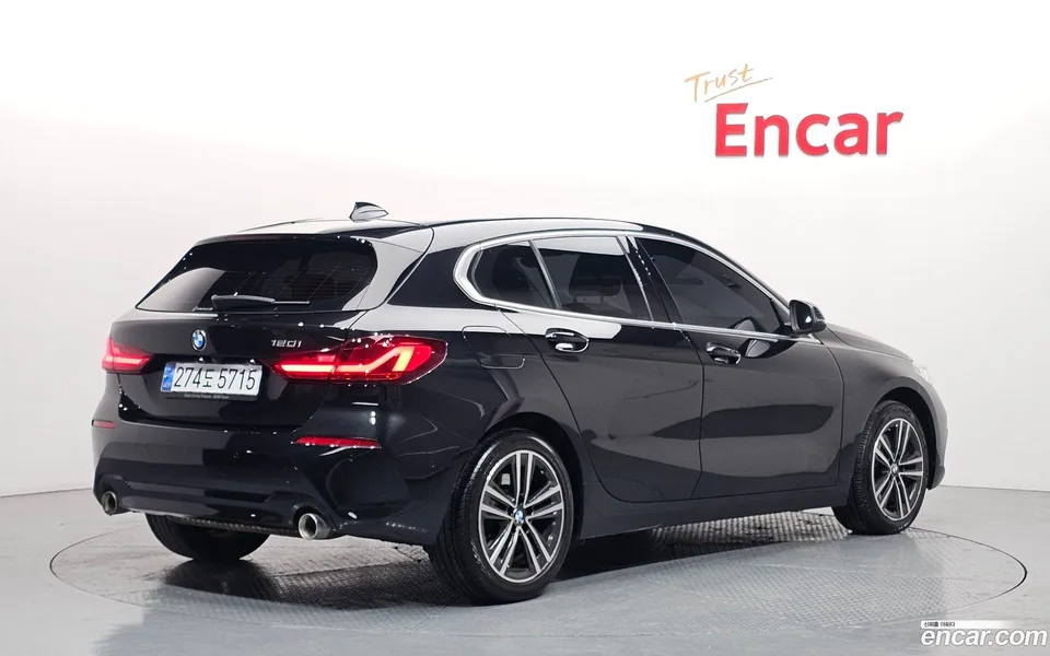 BMW 1 Series 120i 2022 — миниатюра 2