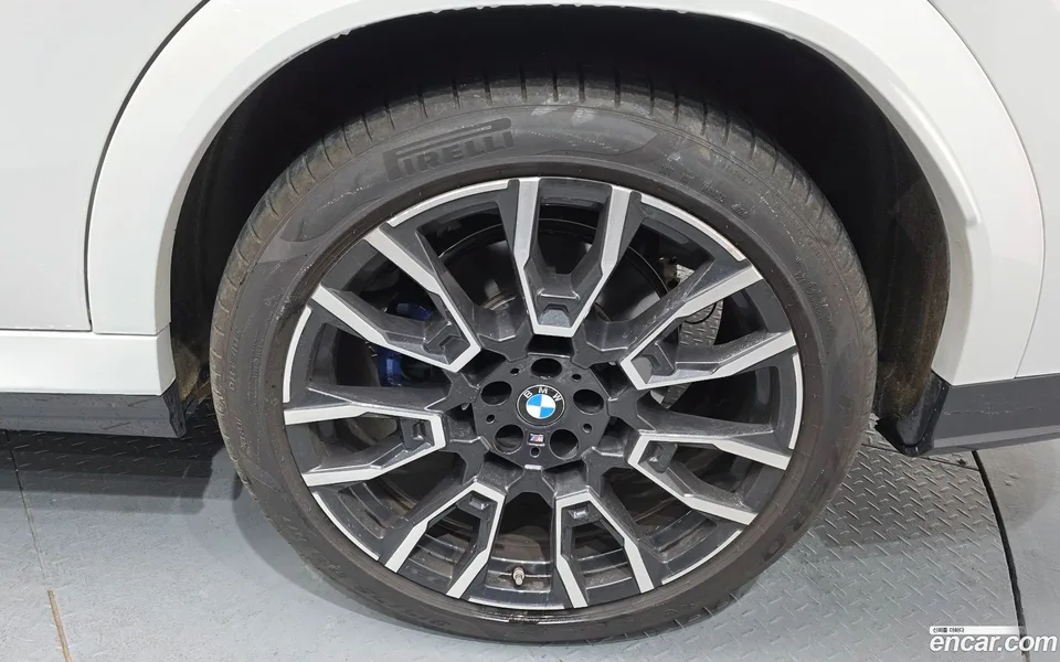 BMW X6 xDrive40i M 2025 — миниатюра 5