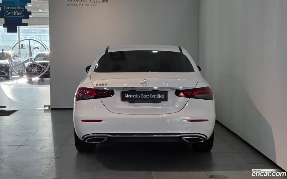 Mercedes-Benz E-Class E250 2022 — миниатюра 4