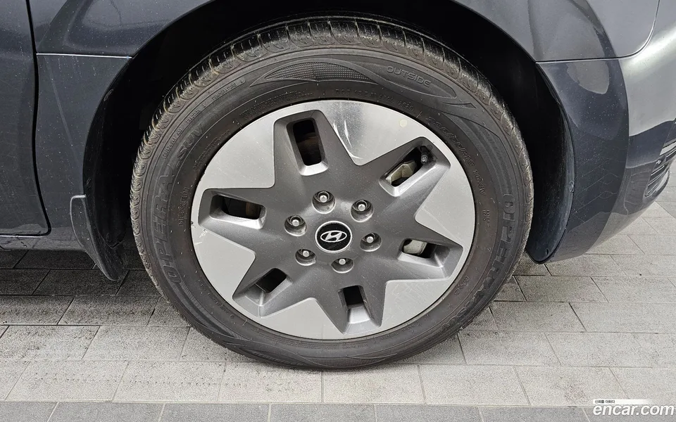 Hyundai Staria 4WD 9 2023 — миниатюра 5