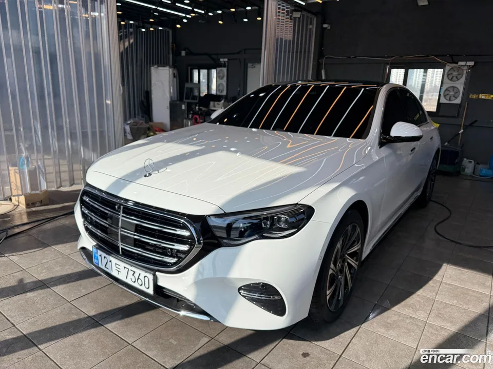 Mercedes-Benz E-Class E300 4MATIC 2025 — миниатюра 2