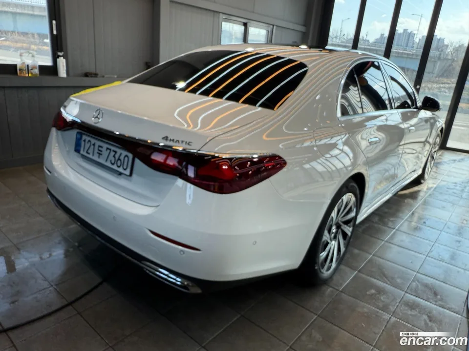 Mercedes-Benz E-Class E300 4MATIC 2025 — миниатюра 5