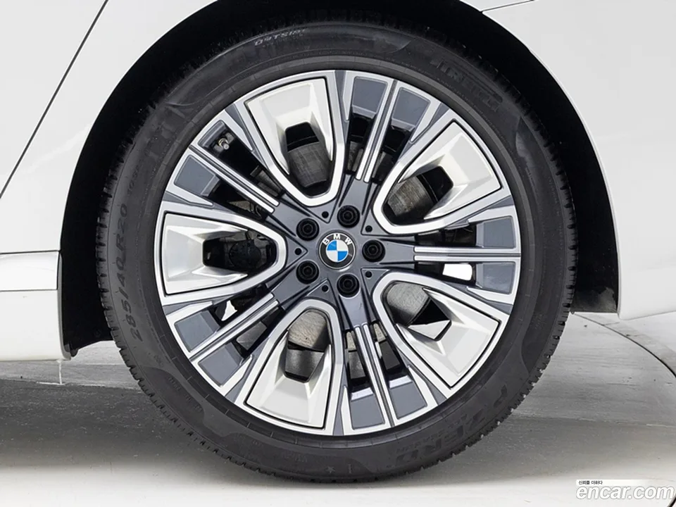 BMW 7 Series 740i sDrive 2023 — миниатюра 5
