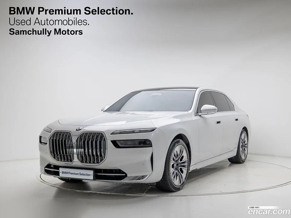 BMW 7 Series 740i sDrive 2023 — фото 1, купить с доставкой в Москву