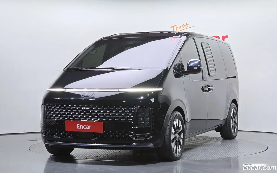 Hyundai Staria 4WD 7 2024 — фото 1, купить с доставкой в Москву
