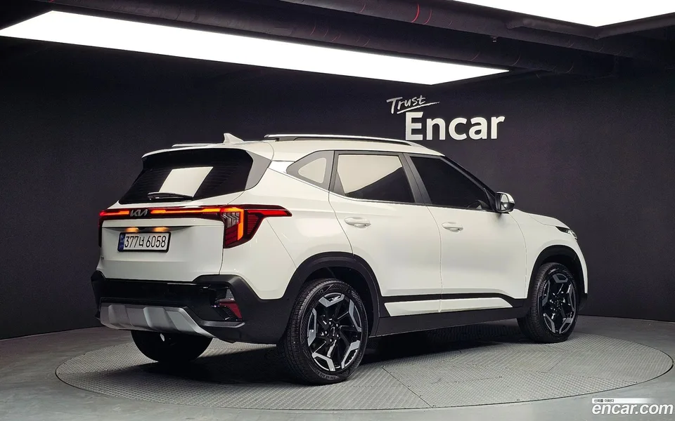 Kia Seltos 1.6 2WD 2023 — миниатюра 2