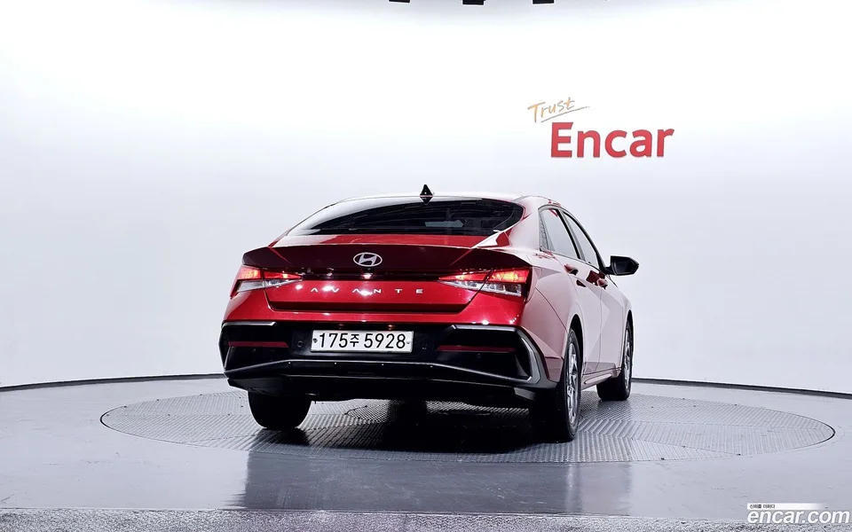 Hyundai Avante CN7 Hybrid 2023 — миниатюра 4
