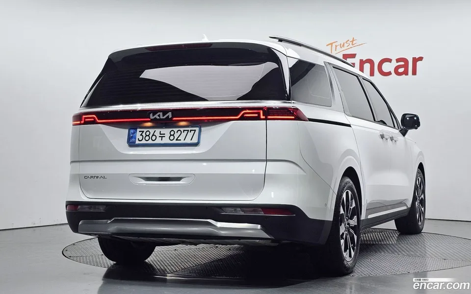 Kia Carnival 7 2023 — миниатюра 2