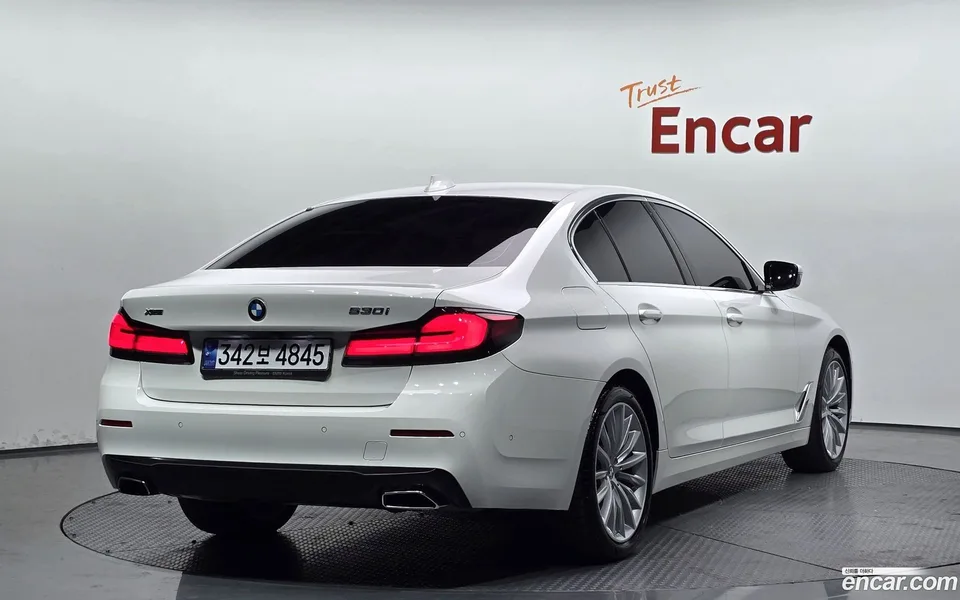 BMW 5 Series 530i xDrive 2023 — миниатюра 2