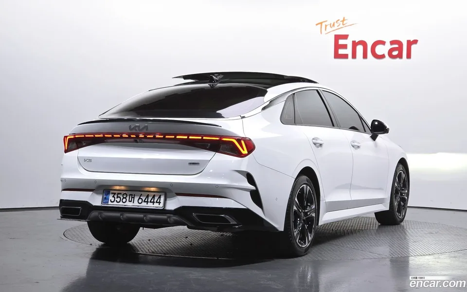 Kia K5 Hybrid 2023 — миниатюра 2