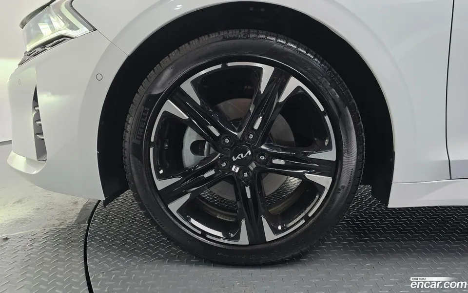 Kia K5 Hybrid 2023 — миниатюра 5