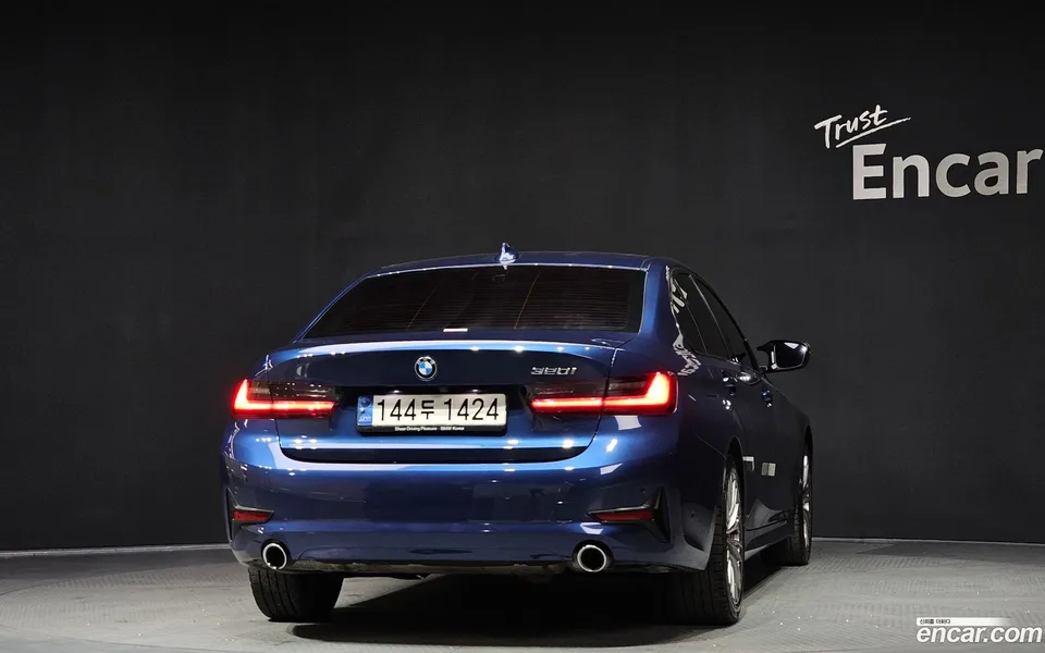BMW 3 Series 320i 2022 — миниатюра 3