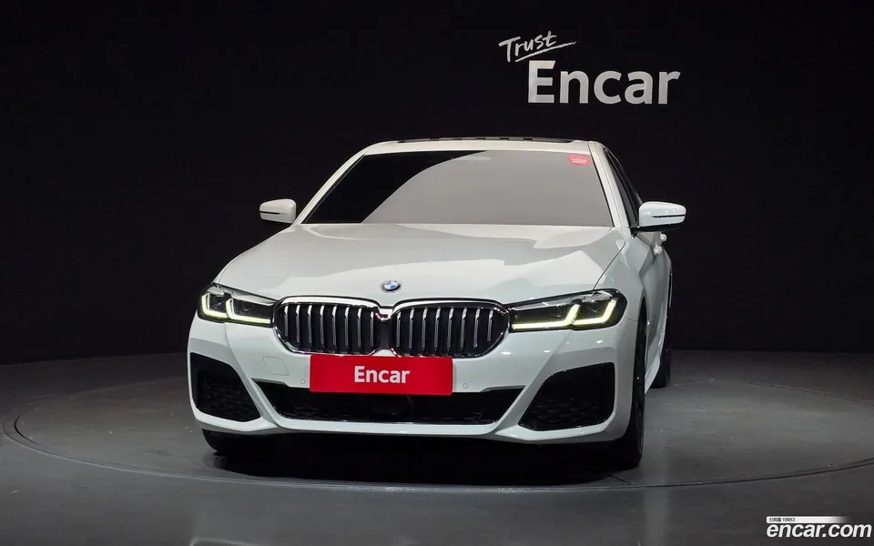 BMW 5 Series 530i M 2022 — миниатюра 3