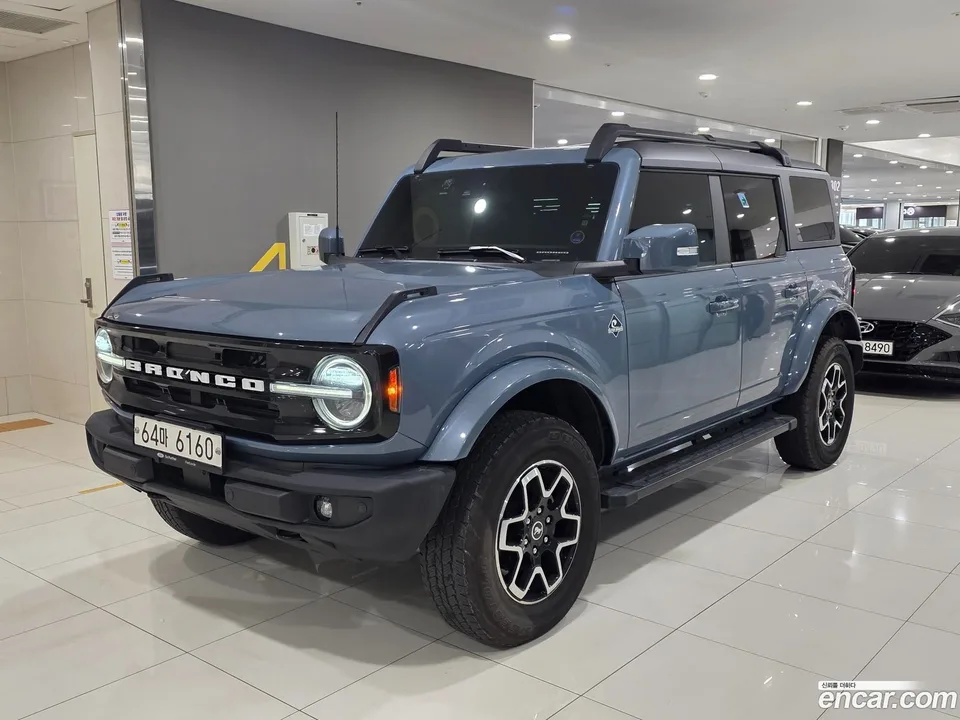 Ford Bronco 2.7 2023 — фото 1, купить с доставкой в Москву