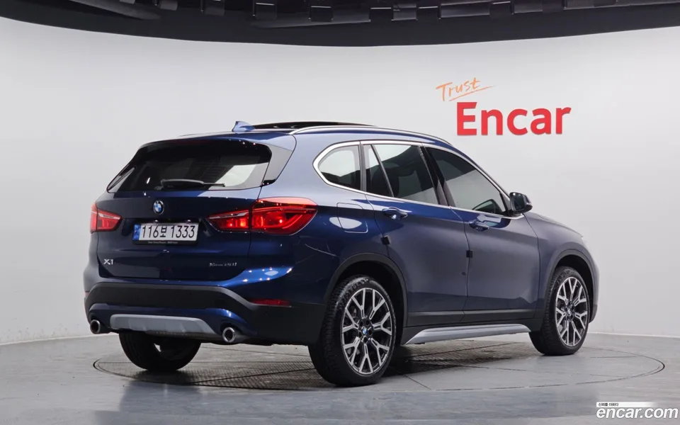 BMW X1 xDrive 20i xLine 2022 — миниатюра 2