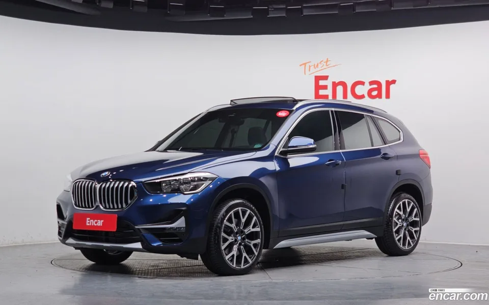 BMW X1 xDrive 20i xLine 2022 — фото 1, купить с доставкой в Москву
