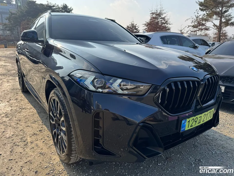 BMW X6 (G06) xDrive40i M 2025 — фото 1, купить с доставкой в Москву