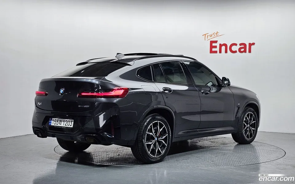 BMW X4 xDrive20i M 2023 — миниатюра 2