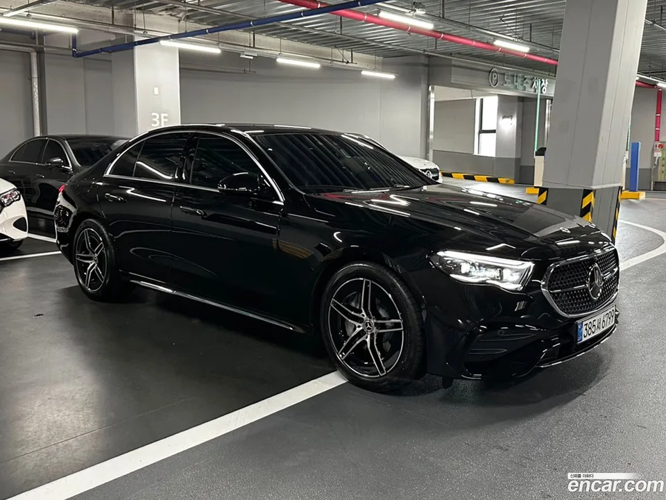 Mercedes-Benz E-Class E300 4MATIC AMG Line 2025 — миниатюра 5