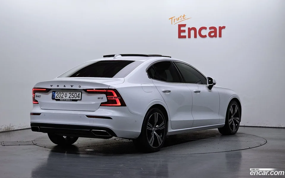 Volvo S60 B5 2022 — миниатюра 2