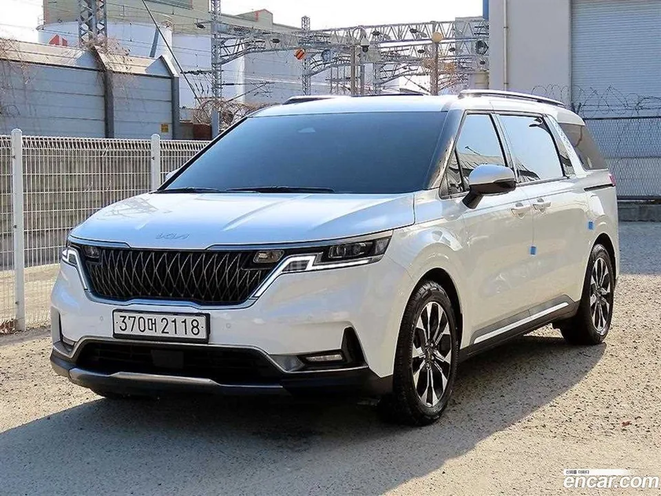 Kia Carnival 9 2022 — фото 1, купить с доставкой в Москву