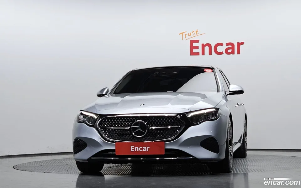 Mercedes-Benz E-Class E200 2024 — миниатюра 3