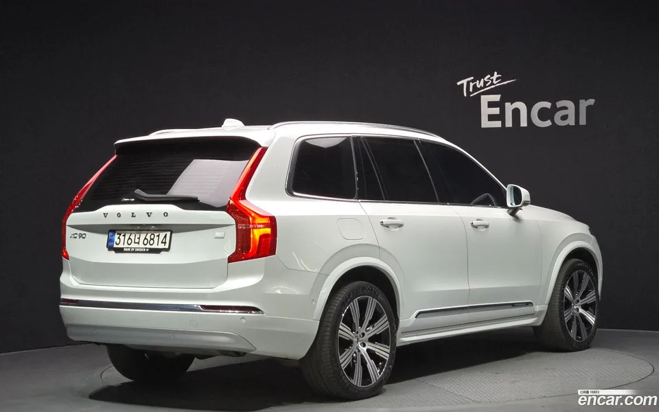Volvo XC90 T8 2022 — миниатюра 2