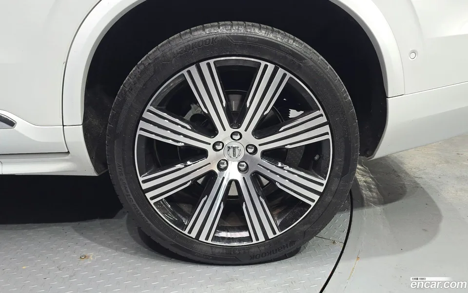 Volvo XC90 T8 2022 — миниатюра 5