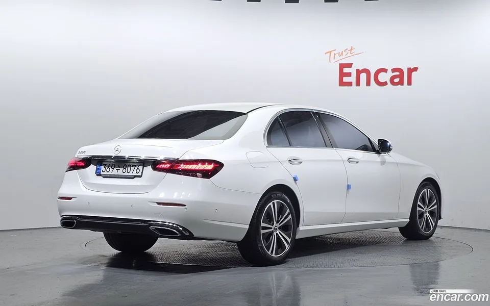 Mercedes-Benz E-Class E250 2022 — миниатюра 2