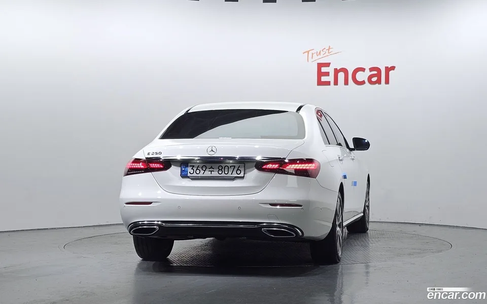 Mercedes-Benz E-Class E250 2022 — миниатюра 4