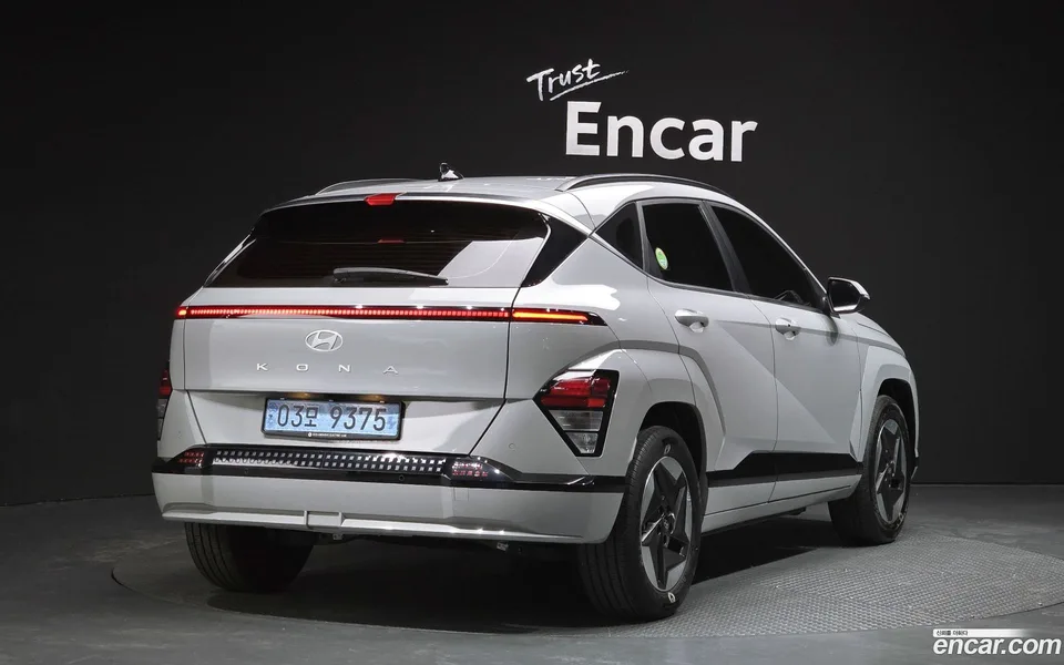 Hyundai Kona Electric 2023 — миниатюра 2