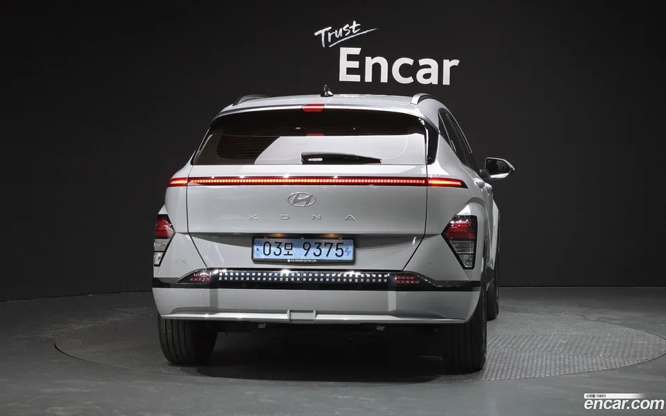 Hyundai Kona Electric 2023 — миниатюра 4