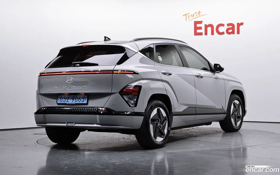 Hyundai Kona Electric 2023 — миниатюра 2