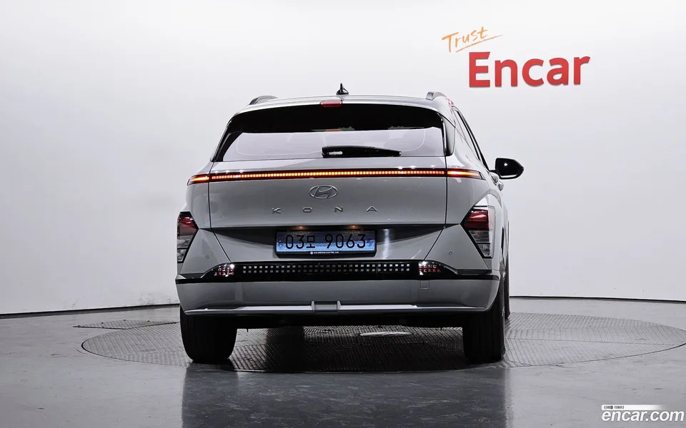 Hyundai Kona Electric 2023 — миниатюра 4