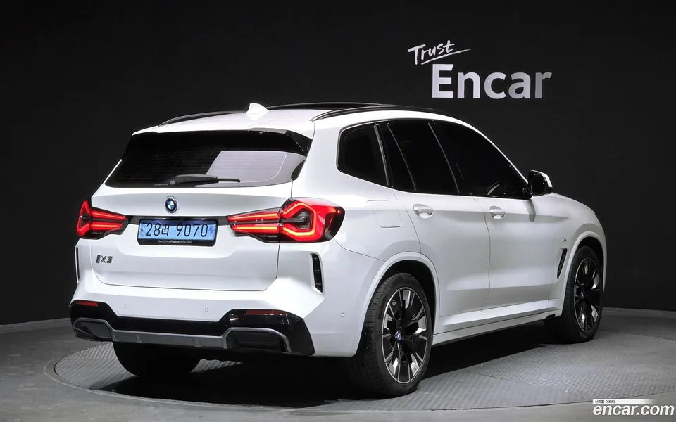 BMW iX3 M 2024 — миниатюра 2