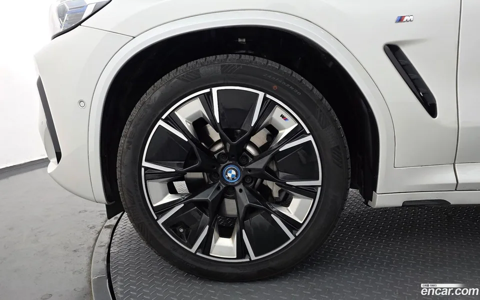 BMW iX3 M 2024 — миниатюра 5