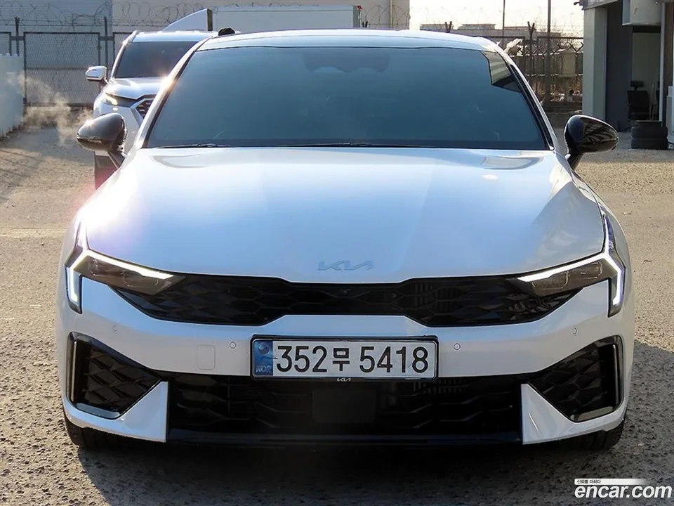Kia K5 1.6 2024 — фото 1, купить с доставкой в Москву