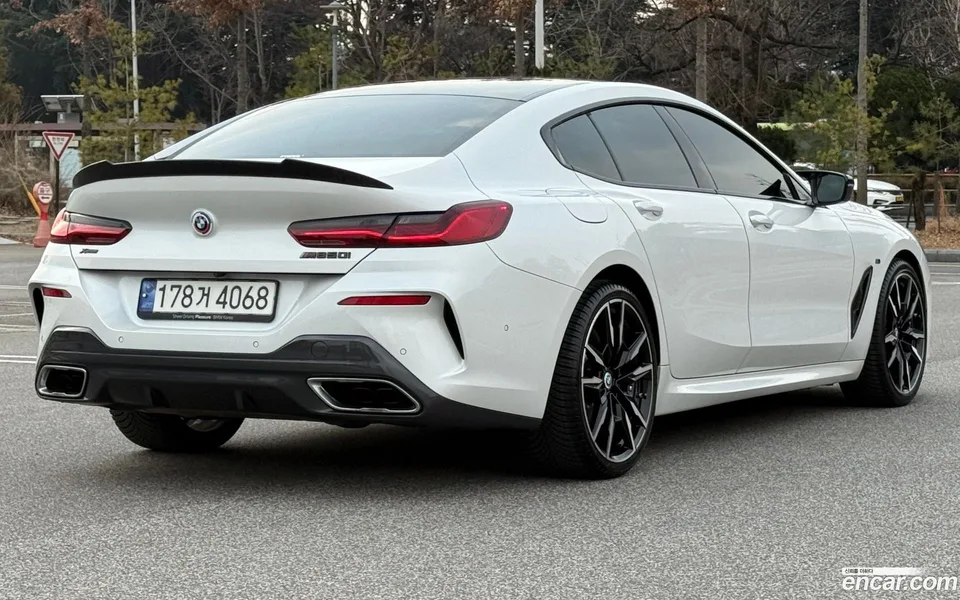 BMW 8 Series M850i xDrive 2024 — миниатюра 2