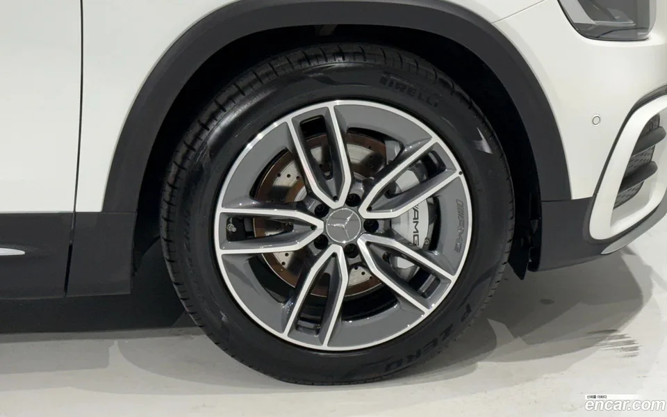 Mercedes-Benz GLB-Class AMG GLB35 4MATIC 2025 — миниатюра 5