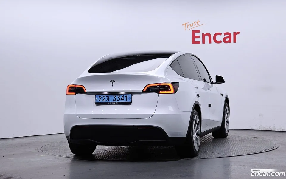Tesla Model Y RWD 2024 — миниатюра 4