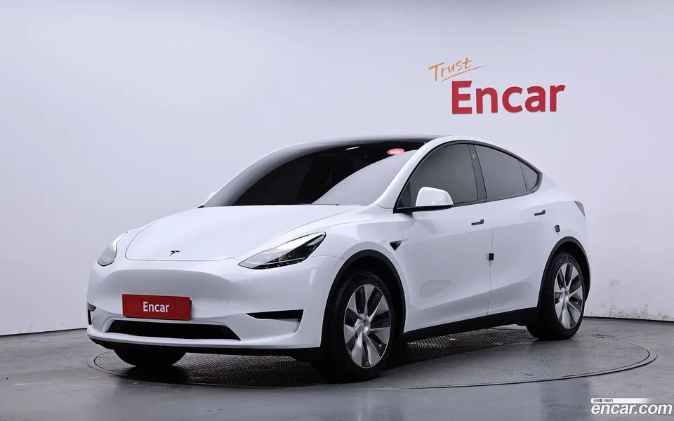 Tesla Model Y RWD 2024 — фото 1, купить с доставкой в Москву