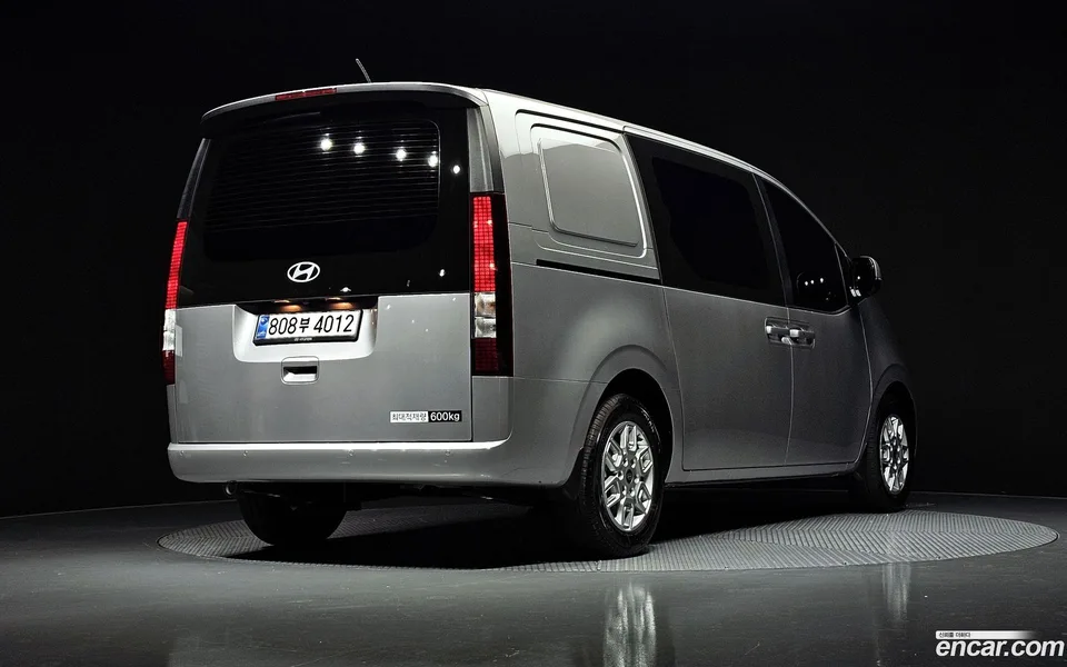 Hyundai Staria HEV 1.6 5 2025 — миниатюра 2