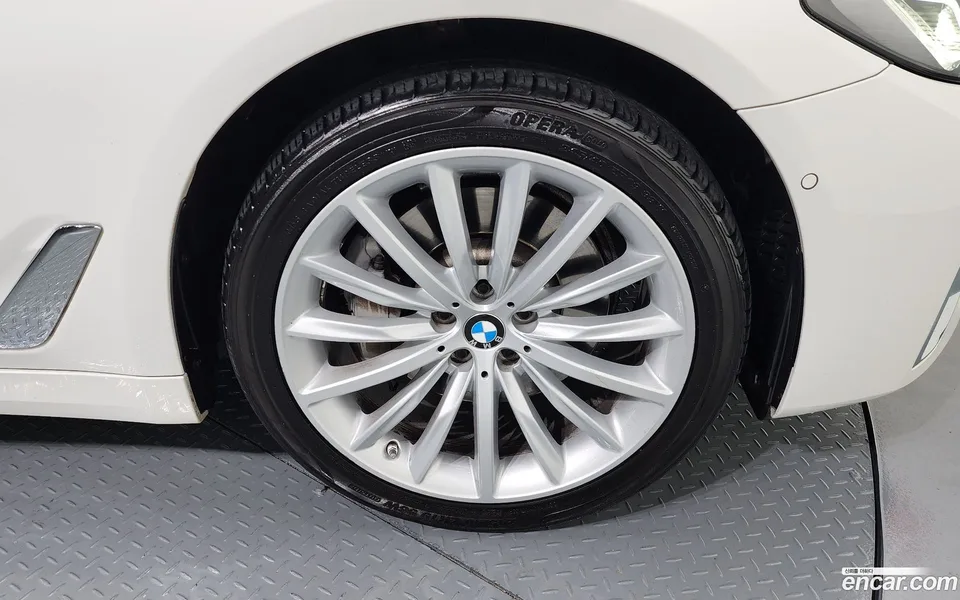 BMW 5 Series 530i 2023 — миниатюра 5