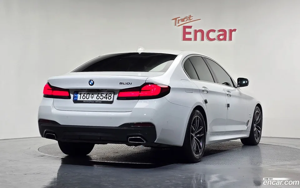 BMW 5 Series 520i M 2022 — миниатюра 2