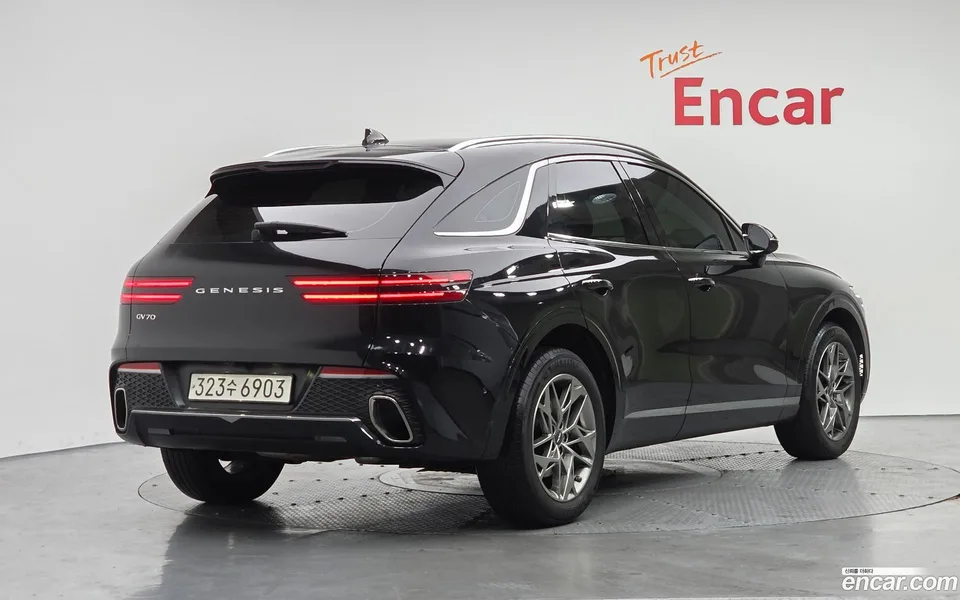 Genesis GV70 2.5T 2WD 2022 — миниатюра 2