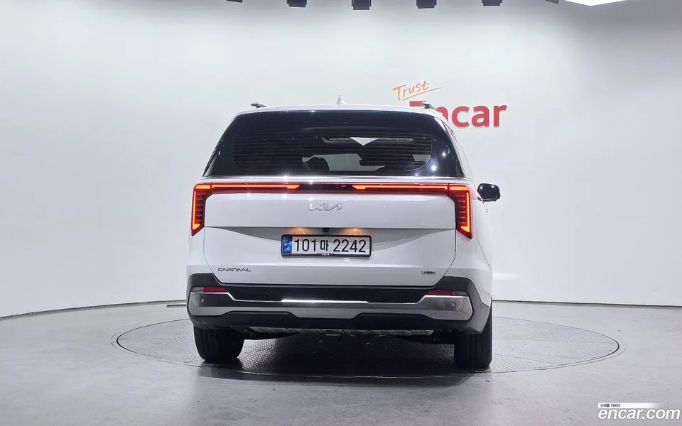 Kia Carnival HEV 9 2024 — миниатюра 4