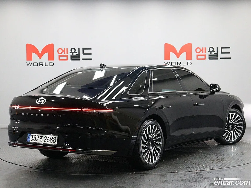 Hyundai Grandeur 3.5 4WD 2023 — миниатюра 3