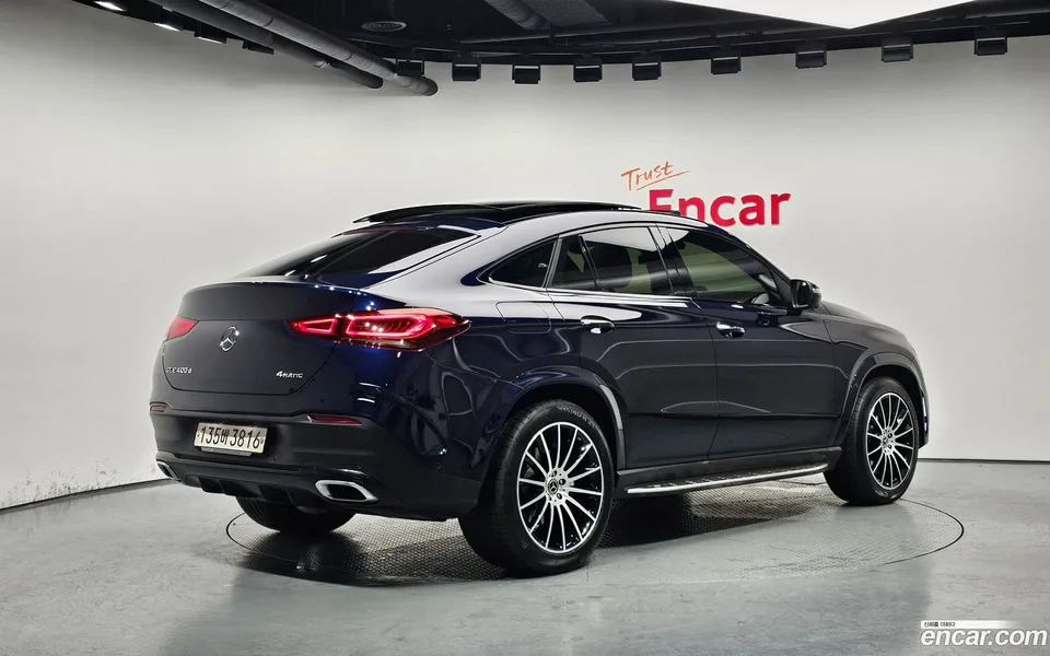 Mercedes-Benz GLE-Class GLE400d 4MATIC 2022 — миниатюра 2